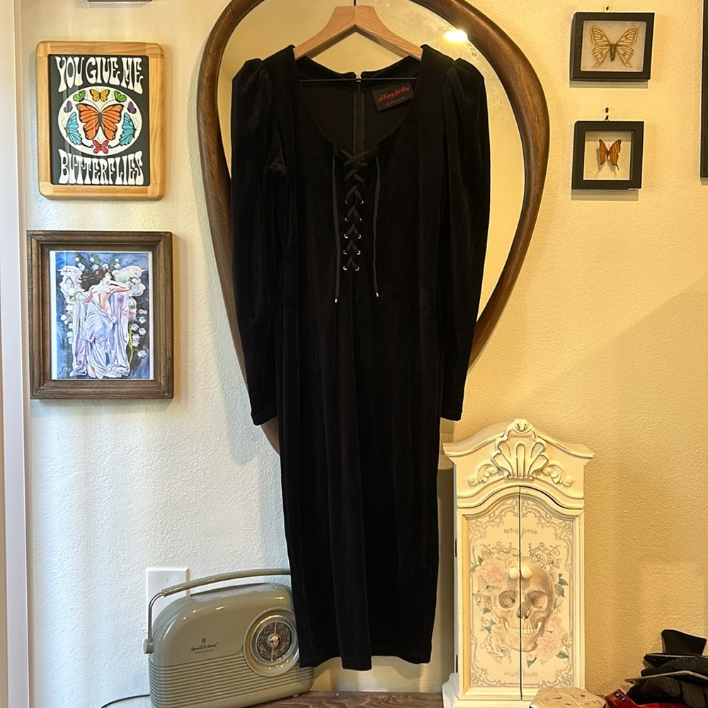 La Femme En Noir Sleepy Hollow Velour wiggle dress